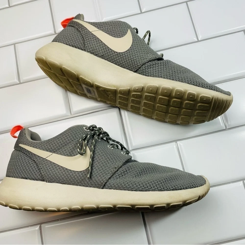 NIKE‎ WOMENS ROSHE RUN SNEAKER 511882-005 GRAY PINK SIZE 9